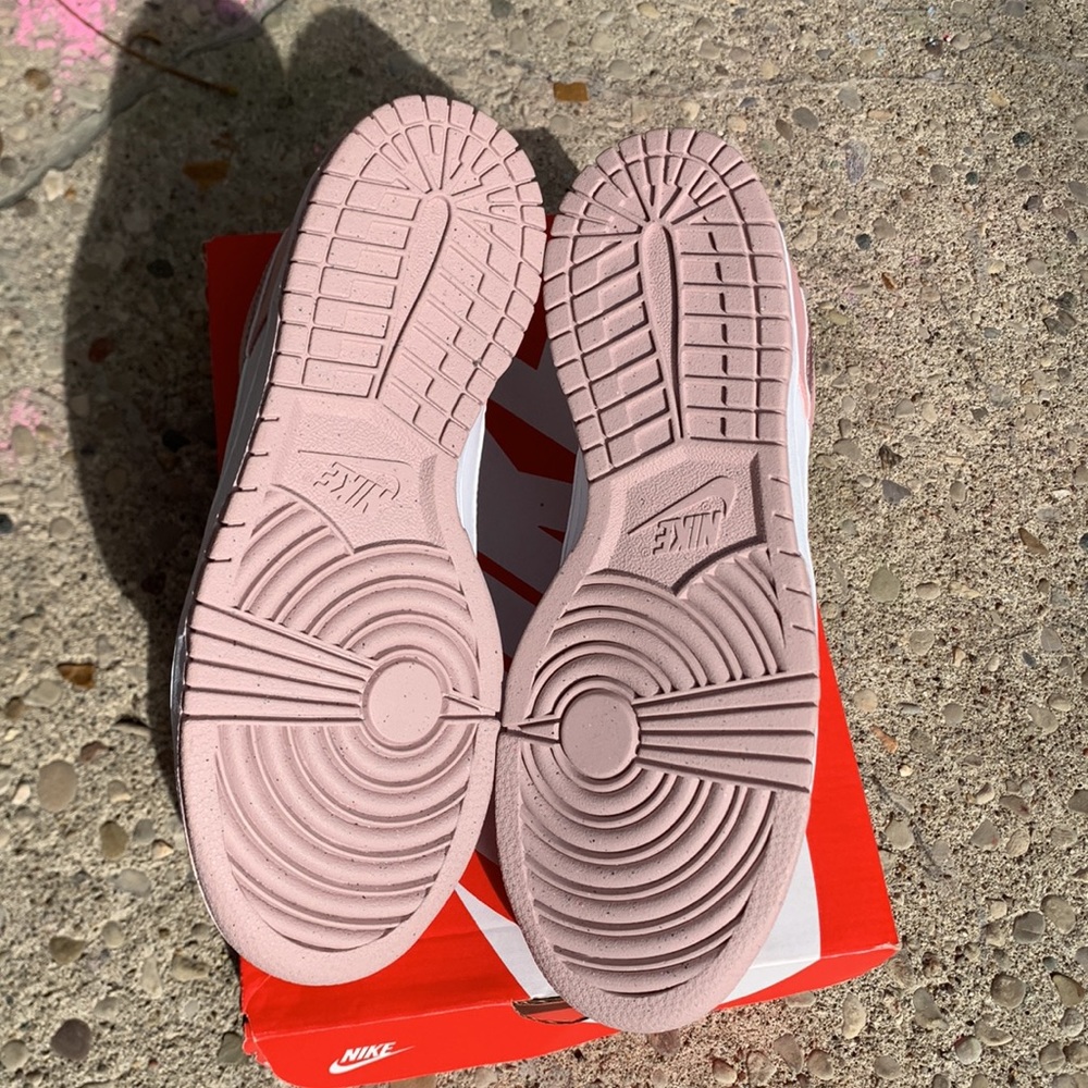 NEW Nike Dunk Low Pink Velvet Size 7Y /8.5 Women Pink Glaze - Picture 12 of 16